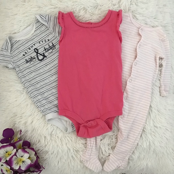 ❌Sold❌🧸 3 Baby Girl Bodysuits 🧸🎀 - Picture 1 of 8